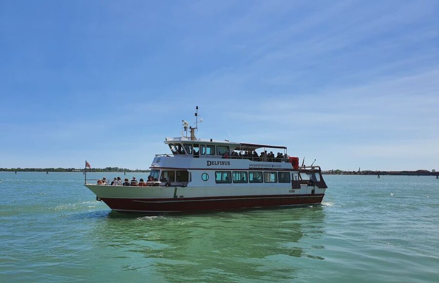 Venice: Murano & Burano Panoramic Boat Tour w/ Glassblowing - Key highlights to look for