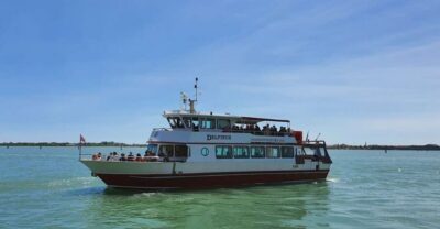 Venice: Murano & Burano Panoramic Boat Tour w/ Glassblowing - Meeting point reality: the yellow desk by Calle degli Albanesi and Hotel Danieli Excelsior
