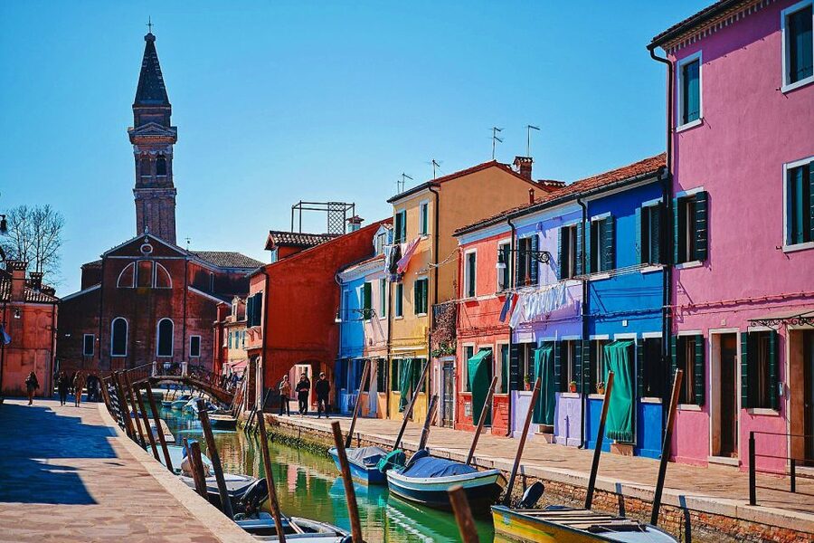 Venice: Murano & Burano Panoramic Boat Tour w/ Glassblowing - The lagoon return: why timing can feel special