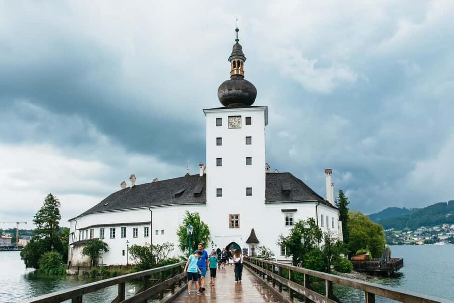 Vienna: Hallstatt Day Trip with Boat Ride Option - Lunch and money reality: cash is your friend in Hallstatt