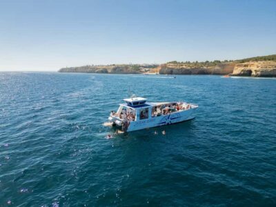Vilamoura: Benagil Cave Boat Tour - Meeting at the Vilamoura Marina: Shop 29 and Kiosk 14
