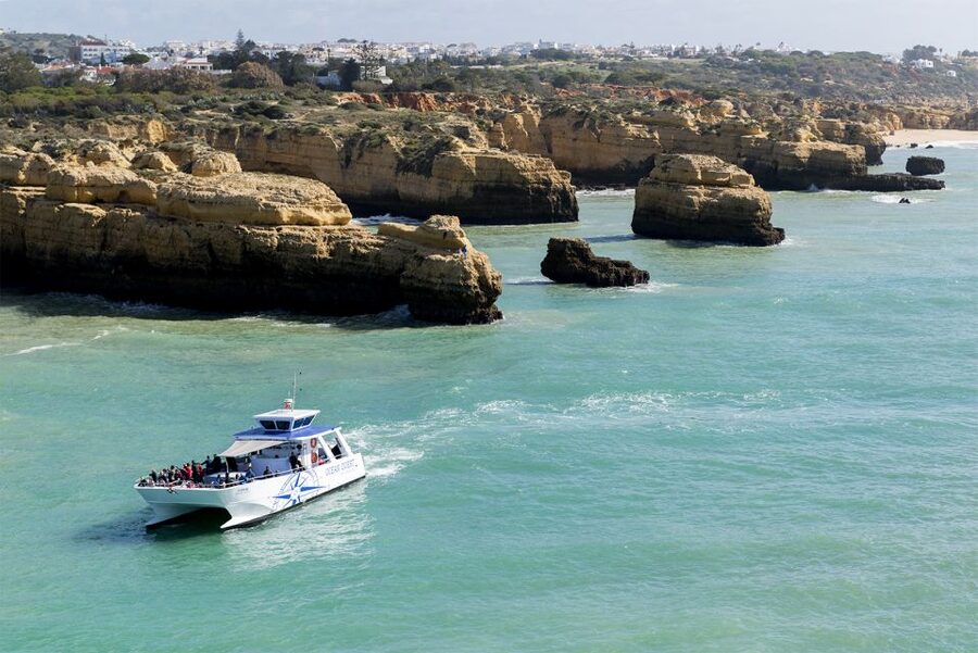 Vilamoura: Benagil Cave Quest Boat Tour - The rest of the coastline: what those stops are really like
