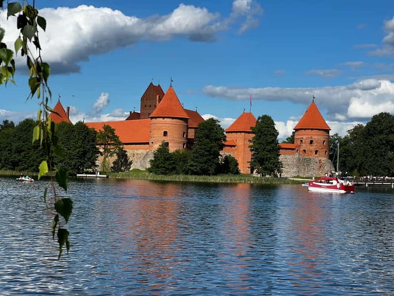 Vilnius: Trakai, Uzutrakis Manor, Hill of Angels, Boat Ride - Key Things That Make This Tour Worth Your Time