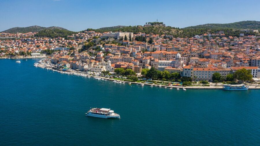 Vodice: Krka Waterfalls National Park Boat Tour - Stopping in Šibenik for Mussels: A Meal That Feels Like Part of the Story