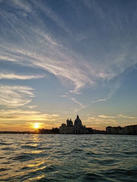 Walking Tour with optional motor boat Ride - A 4:00 PM Venice walk that starts with real local light