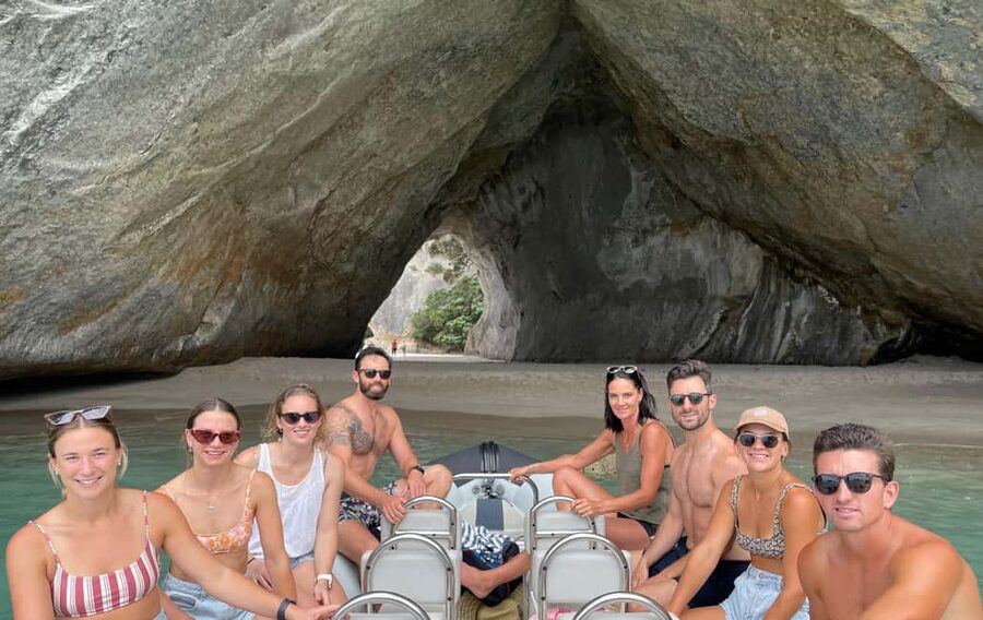 Whitianga: Cathedral Cove Thrilling Boat Tour and Snorkeling - Optional Rock Jumping: For Adrenaline Seekers Only