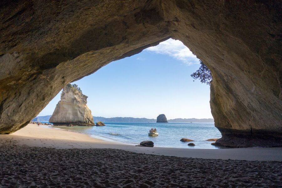 Whitianga: Cathedral Cove Thrilling Boat Tour and Snorkeling - Snorkeling for About 10 Minutes: Short, But Purposeful