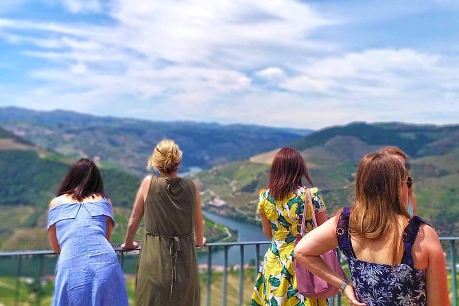 Wine Venture and Boat Trip in Douro Valley from Porto - Sabrosa to Pinhão: where the day starts climbing