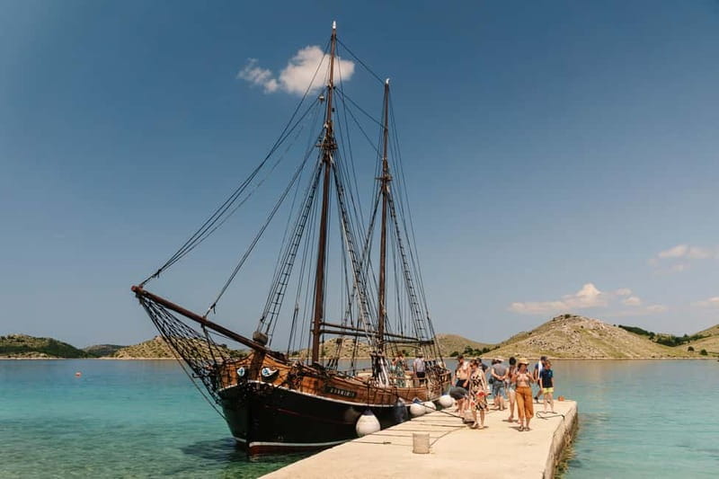 Zadar: Boat Tour with Unlimited Wine & 3 Stops - Getting Onboard at Gostilje and What 4 Hours Feels Like