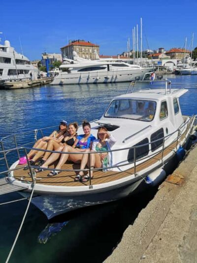 Zadar: Island-Hopping Blue Lagoon Boat Tour with Drink - Meeting Point and Timing: How to Avoid a Stressy Start