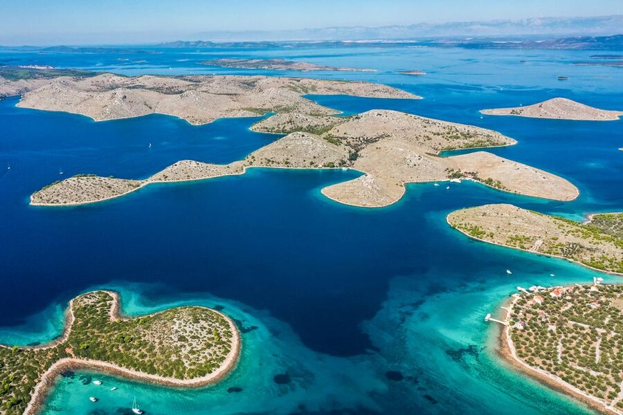 Zadar: Kornati and Telašćica Full-Day Boat Trip with Lunch - Lunch on board with wine: good value, simple food, and a few realistic trade-offs