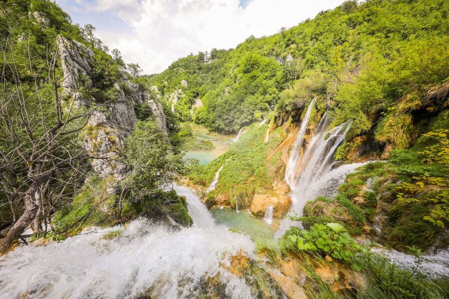 Zadar: Plitvice Lakes Full-Day Guided Tour with a Boat Ride - Kozjak Lake electric boat ride: the 20-minute reset