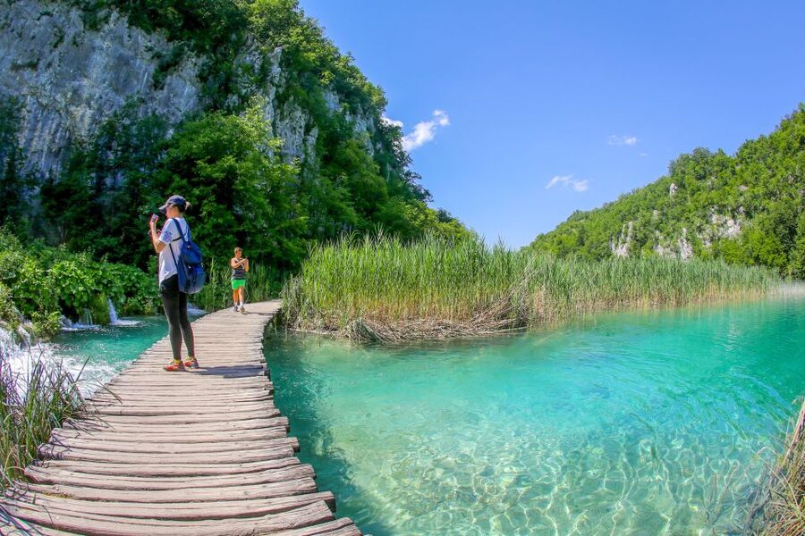 Zadar: Plitvice Lakes Full-Day Guided Tour with a Boat Ride - Wildlife in Plitvice: what you might spot (and what you should expect)