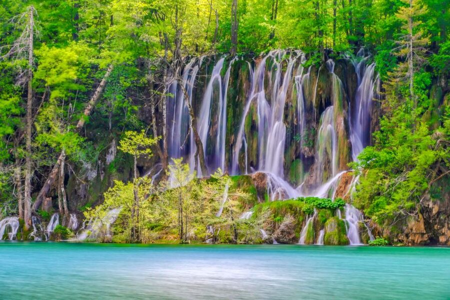 Zadar: Plitvice Lakes with Boat Ride and Zadar Old Town Tour - Plitvice Lakes: why this day trip hits hard
