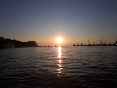 Zadar Sunset Boat Tour - Where you start: the waterfront meeting point and the quick setup