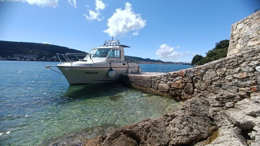 Zadar: Three Islands Private Boat Tour - Ošljak: the hour-long swim and snack stop