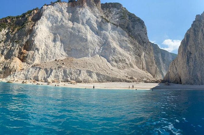 Zakynthos Small Boat Tour to Keri Mizithres and Marathonisi - Lunch included: what you get and how to make it smoother