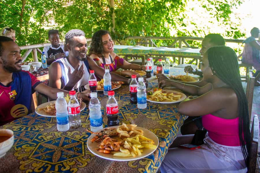 Zanzibar: Mnemba island Snorkeling & Boat Tour with Lunch - Snorkeling gear, instructors, and the marine-life rhythm